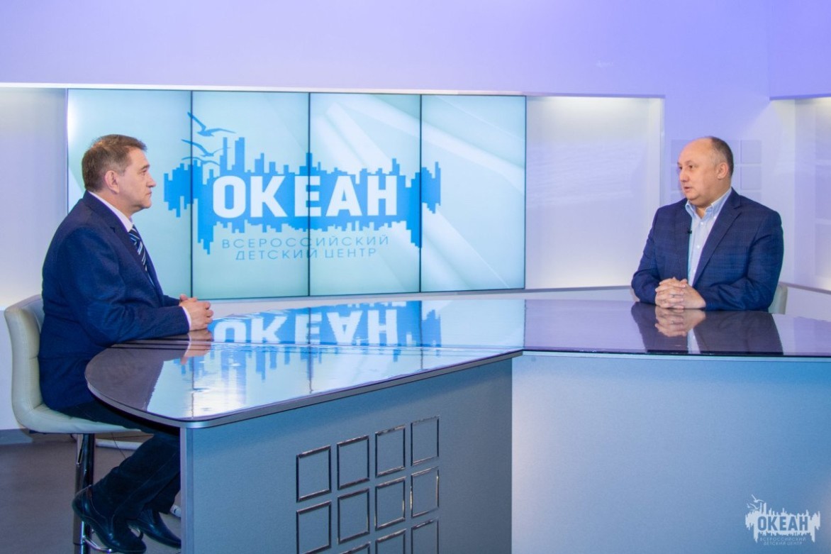 О бронировании и реализации путёвок на тематические программы летнего периода – в интервью с директором ВДЦ «Океан» Андреем Базилевским