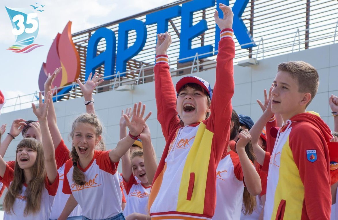 ВДЦ «Океан» поздравляет МДЦ «Артек» с днём рождения!